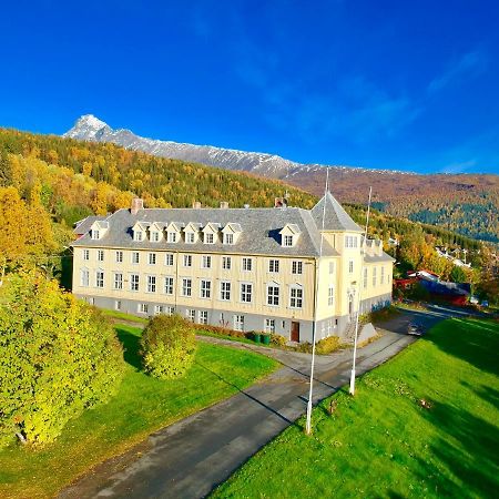 Solhov, Castle Of The Lyngen Alps Hotel Lyngseidet Exterior foto